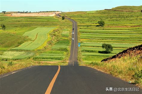 張北草原天路怎麼樣 也有人認為這條公路是張北草原最美的風景線之一